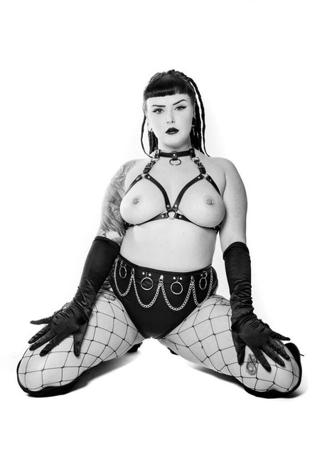 Ciara Sinn hot star image