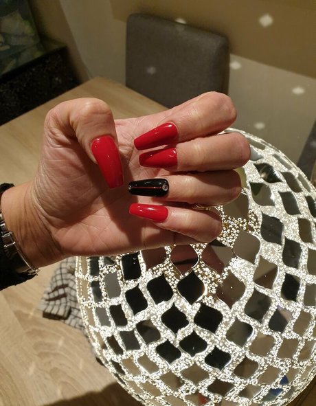 sexyemmabutt model free photos