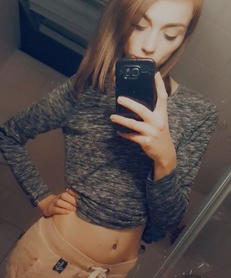 Gina gzuz erotic actress pic