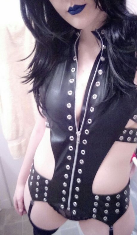 Mirthfulmollywhop model erotic picture