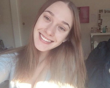 Bonnie Lowry nude actress picture