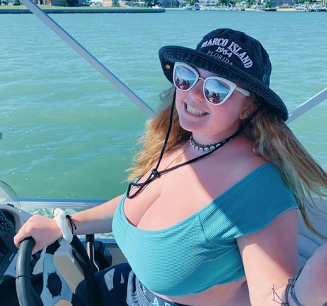 Amberly model exclusive images