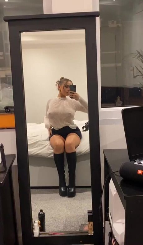 Laura Svensson pretty pornstar archive