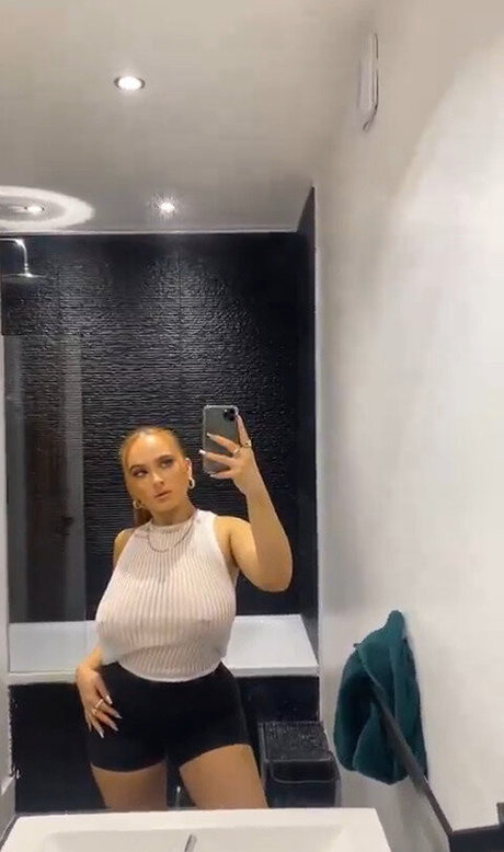 Laura Svensson pornstar hot photo