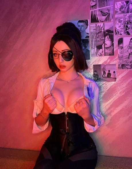 freakiellf star erotic img