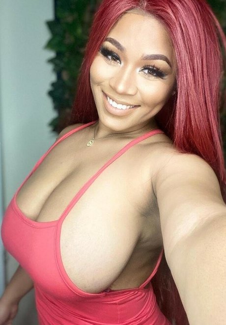 Ashley Zee exclusive actress image