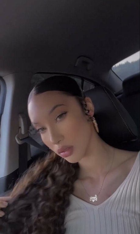 Tamimi babyy sexy actress photos