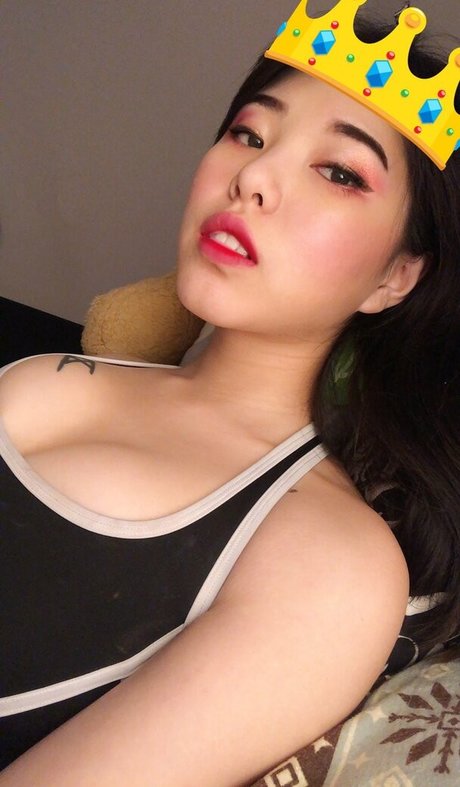 Moe Kihen model nudes picture