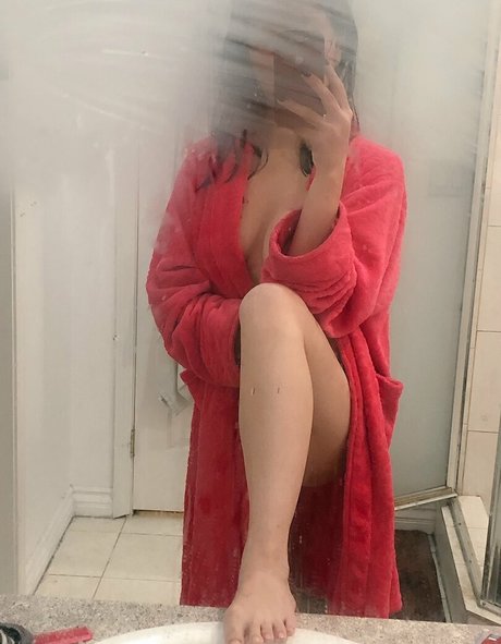 Moe Kihen model nude photos