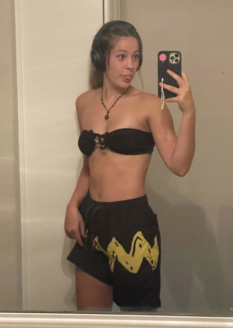 Peyton Coffee nudes actress images