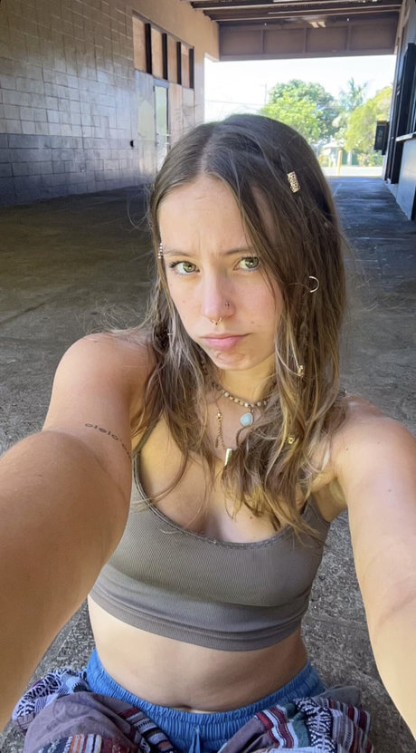 Peyton Coffee perfect model picture