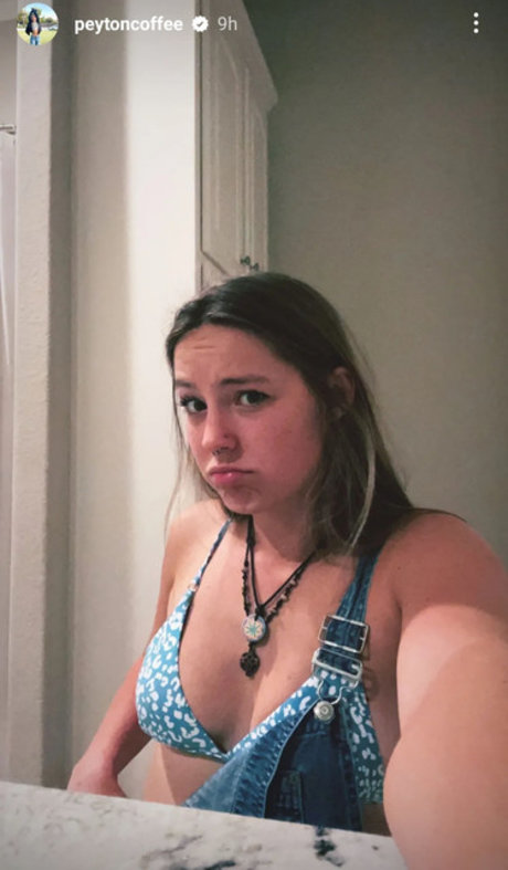 Peyton Coffee model naked img