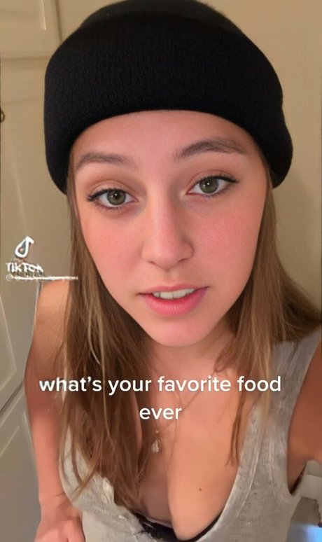 Peyton Coffee model image