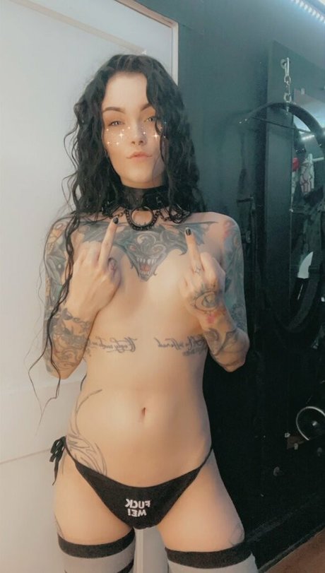 Lady Tish model porn pic