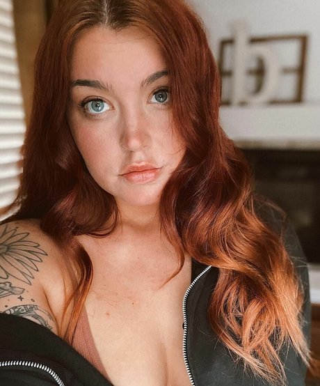 theraunchyhousewife star best pics