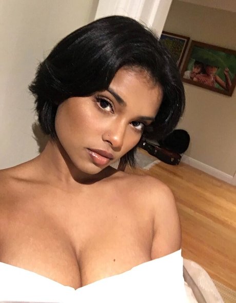 Sin xia pornstar sexy pic