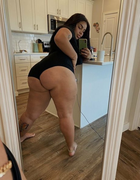 Soymamiyv pornstar exclusive pics