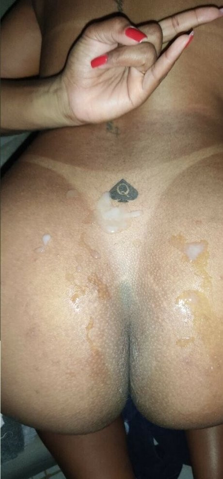 KsalGynMenage star naked picture