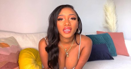 Mistress India model sexy image