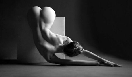 Lolly Bella_ porn model img