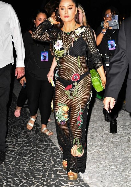 Selma Hayek nice actress pictures