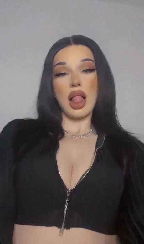 Lu Aaliyah pretty pornstar photo