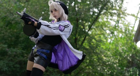 Himeecosplay naked model picture