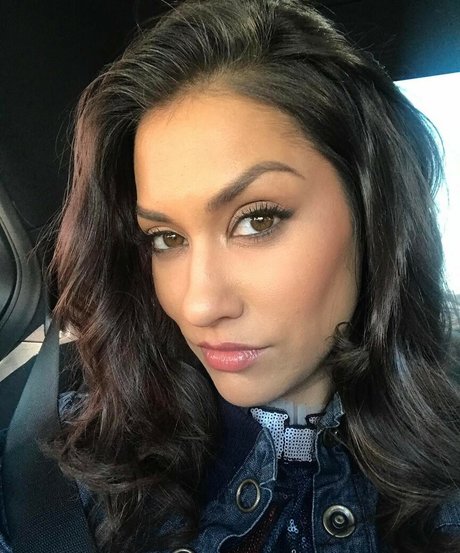 Janina Gavankar hd pornstar pic