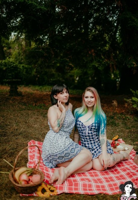 Rainn Suicide pornographic actress picture