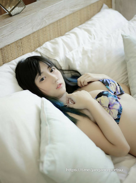 Dea Marella model naked photo