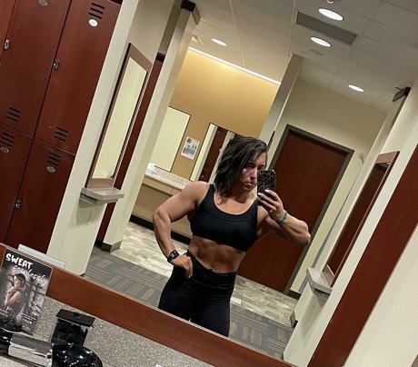 Tay Bae model naked image