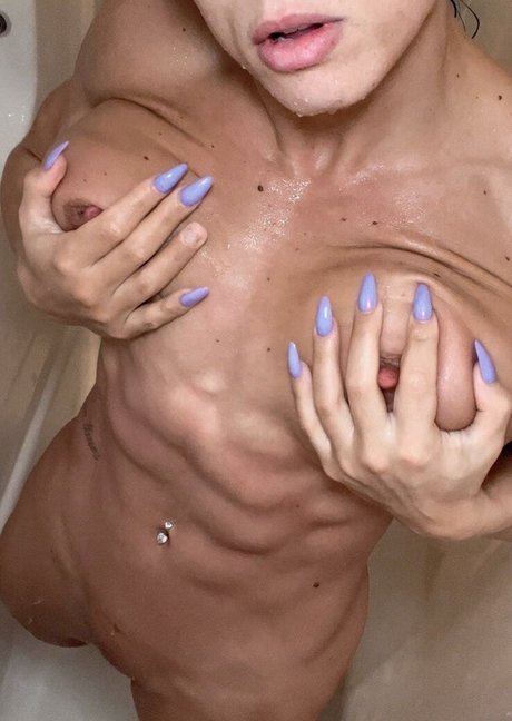 Tay Bae adult actress pics