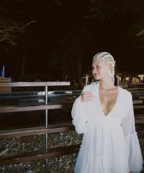 Nikaromm nice actress gallery