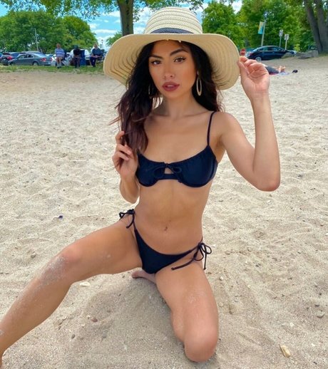 Rinka Moon exclusive pornstar photos