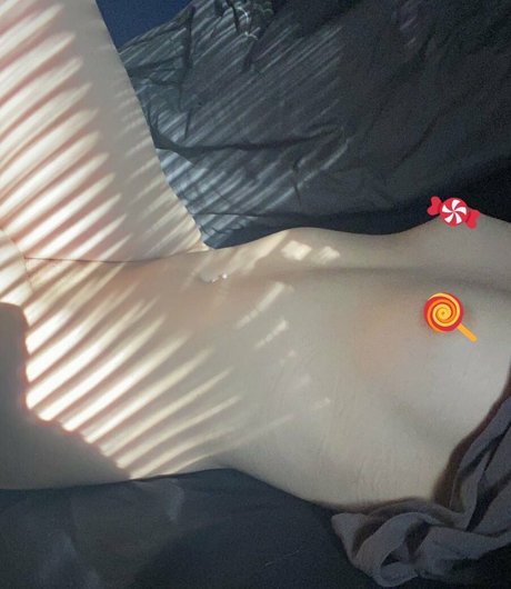 Stupidwhit3girl xxx pornstar image