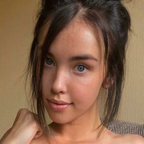 DreamlandAsh star adult pictures