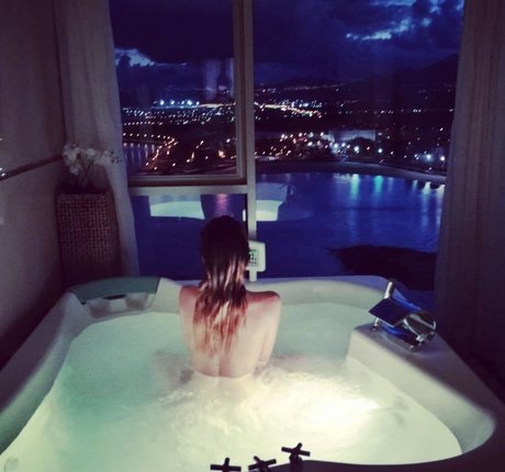 Iamcristinini pornstar xxx image