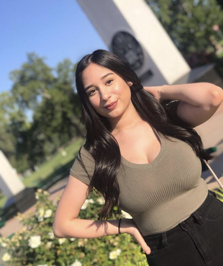 bitamartinezz star naked img