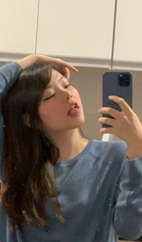 Julia Nakamura pretty star picture