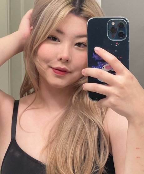 Julia Nakamura model free photo