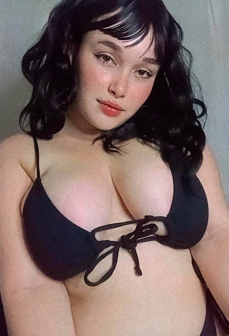 Gi Martin model hot pics