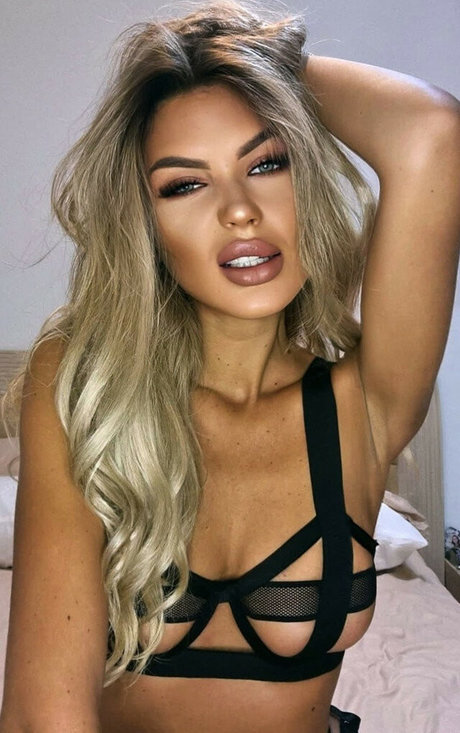 Andreea Diaconud star high quality pics