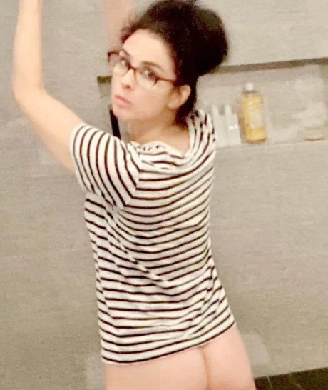 Sarah Silverman beautiful model pic