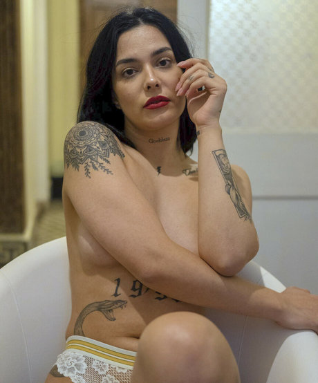 Aslhan Onur nudes model archive