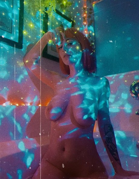 Lauren Van Lom model pictures