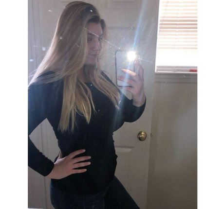 hailey williams22 model pretty pic