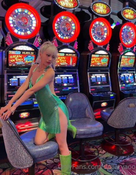 dollaryaoo pornstar naked photo