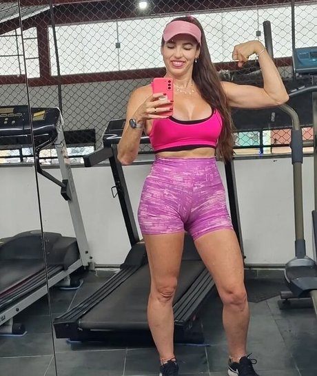 Pytykely model beautiful img