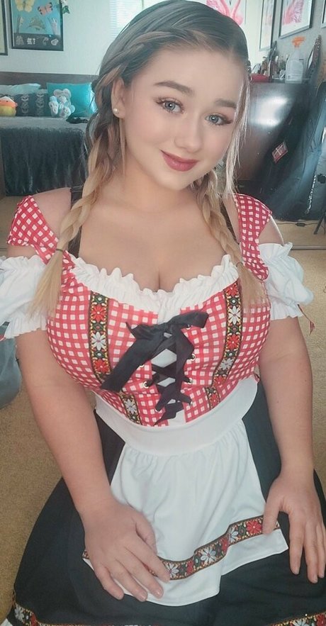 Lillie Mae high quality pornstar pic