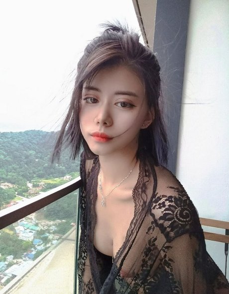 HyunIris pornographic actress pics